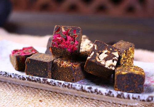 Gourmet Honey and Sugar Cubes with Flowers & Fruit