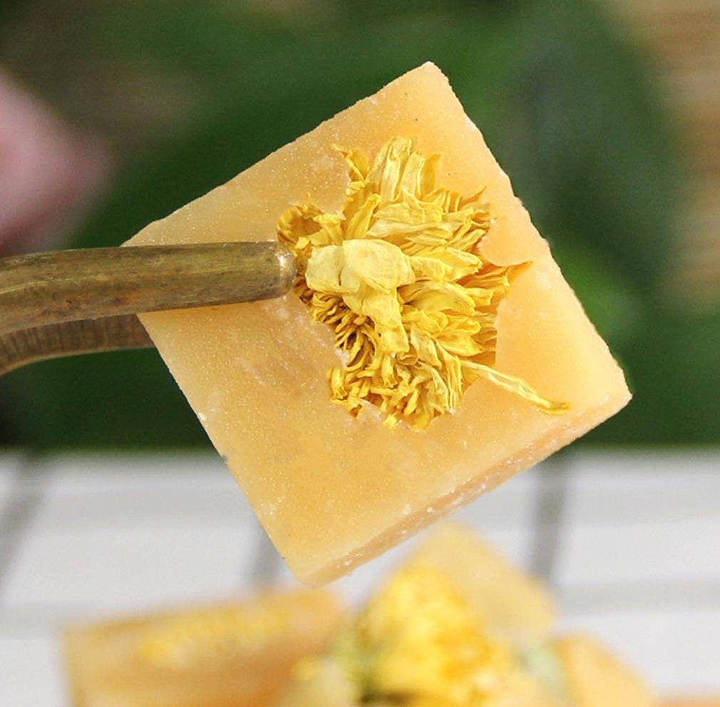 Gourmet Honey Sugar Cubes with Flowers & Fruit