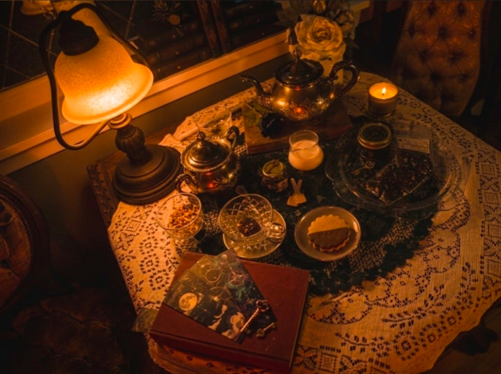 Moody Noir | Reading Ritual Box